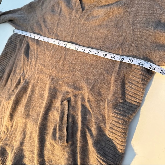 Saks Fifth Avenue Cashmere Tan Sweater, Kangaroo Pocket, Large, See Description - Picture 3 of 8